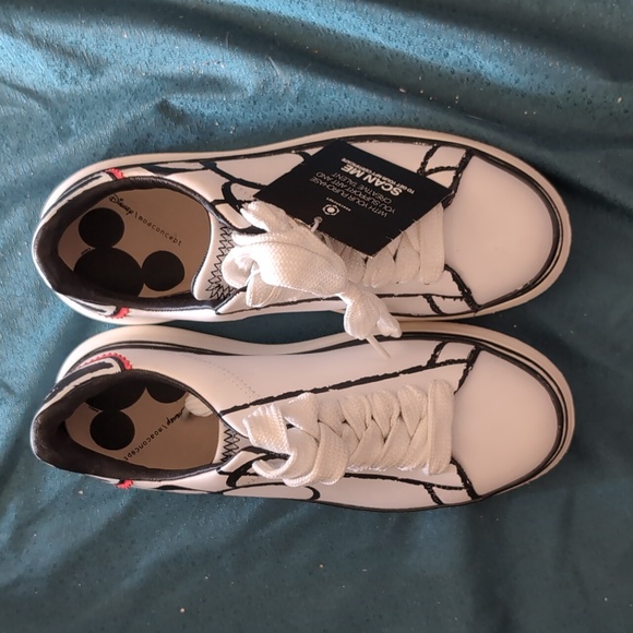 NWT- Brand New never worn moaconcept Disney shoes - Picture 4 of 7